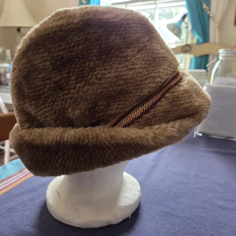 Vintage Men's Hat Brown Fedora Hugger Cap with Flap
